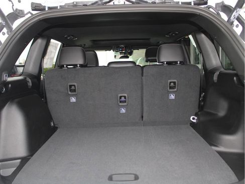 New 2025 Jeep Grand Cherokee Altitude image 29