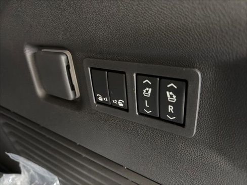 New 2026 Chevrolet Suburban Premier AWD/4WD image 30