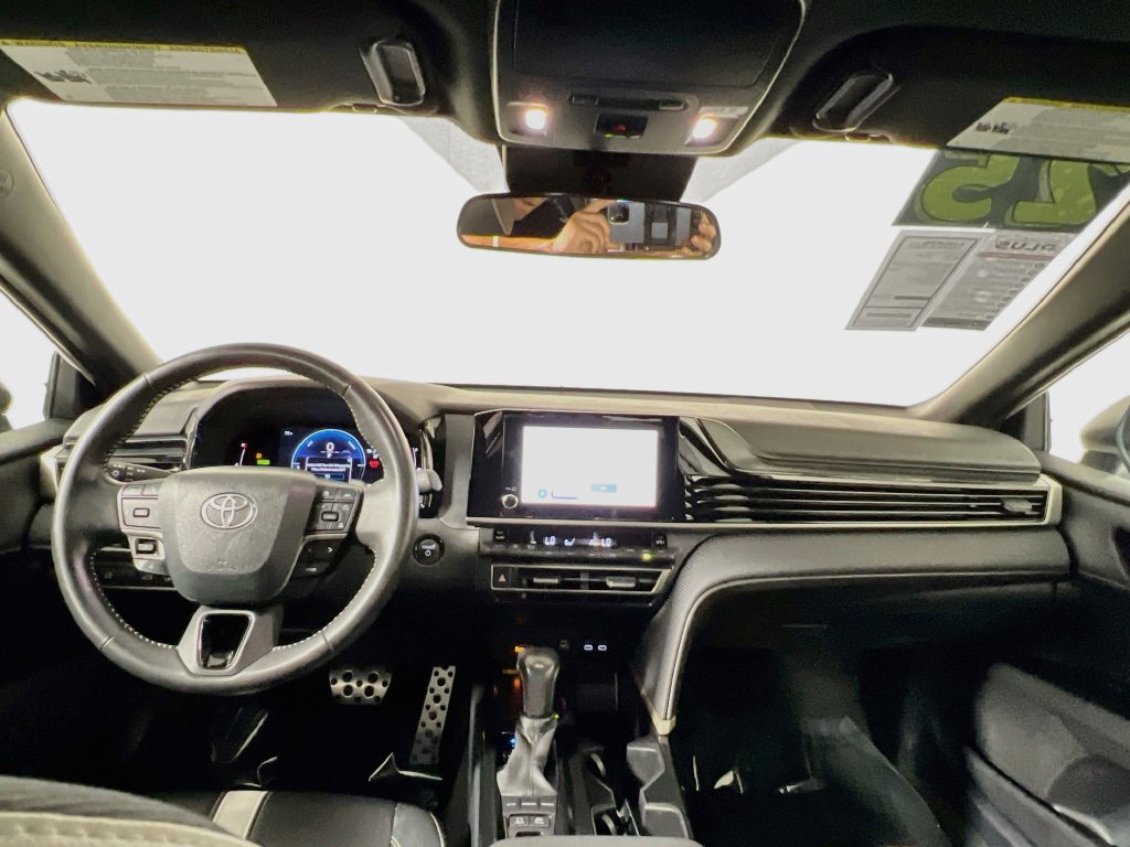 Used 2025 Toyota Camry SE FWD image 27