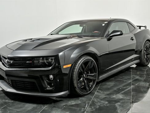 Used 2013 Chevrolet Camaro ZL1 RWD image 4