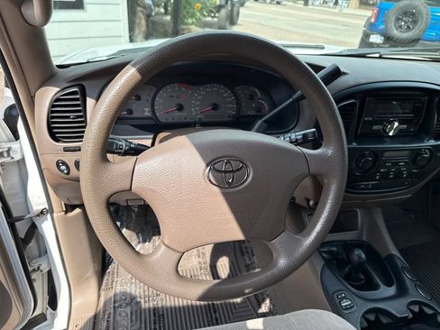 Used 2004 Toyota Sequoia SR5 AWD/4WD image 24