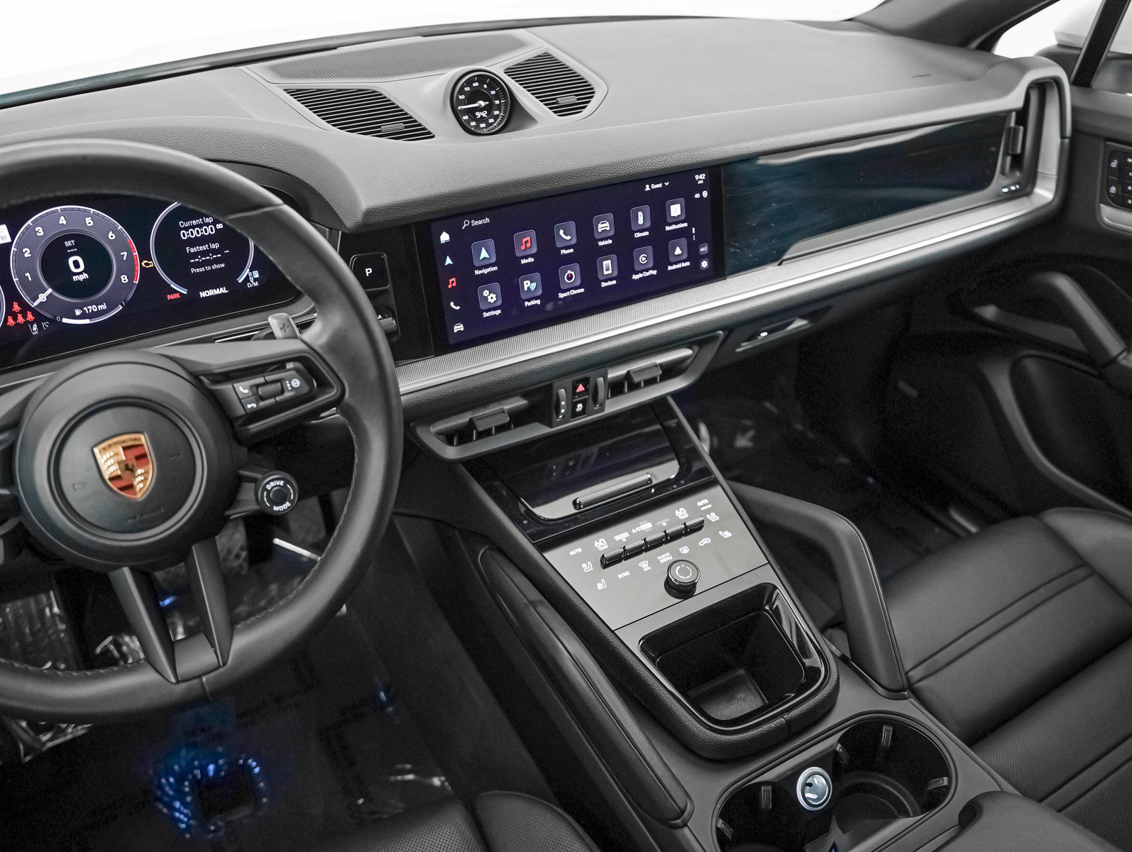 Certified 2025 Porsche Cayenne Coupe AWD/4WD image 19