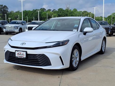 Certified 2025 Toyota Camry LE image 3