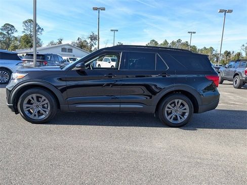 Used 2023 Ford Explorer XLT w/ Equipment Group 202A image 7