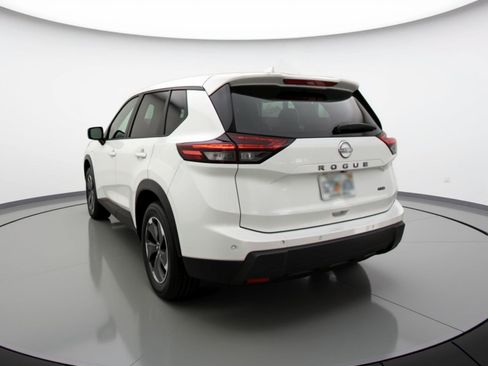 Used 2025 Nissan Rogue SV AWD/4WD image 6