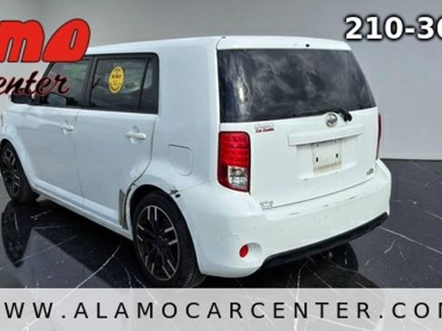 Used 2014 Scion xB FWD image 3
