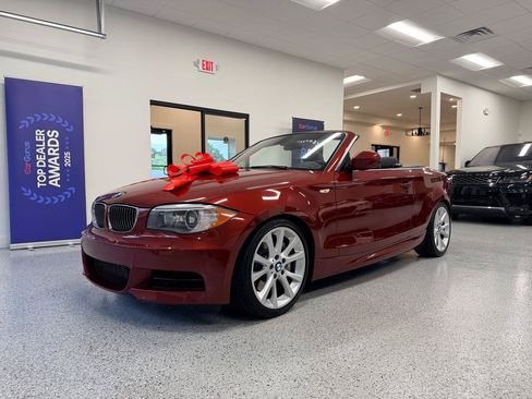 Used 2012 BMW 135i Convertible RWD image 17