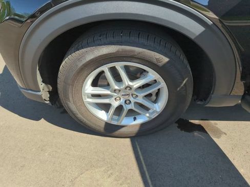 Used 2025 Ford Explorer Active AWD/4WD image 7