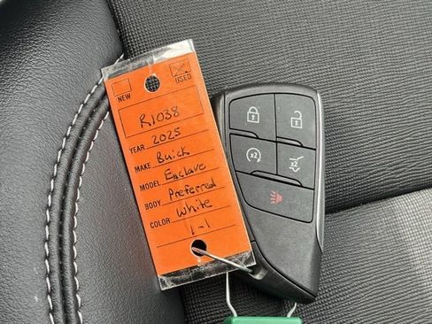 Used 2025 Buick Enclave Preferred image 34