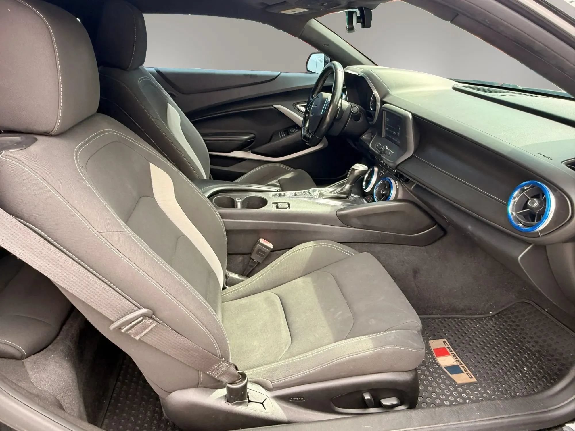 Used 2018 Chevrolet Camaro LT RWD image 14
