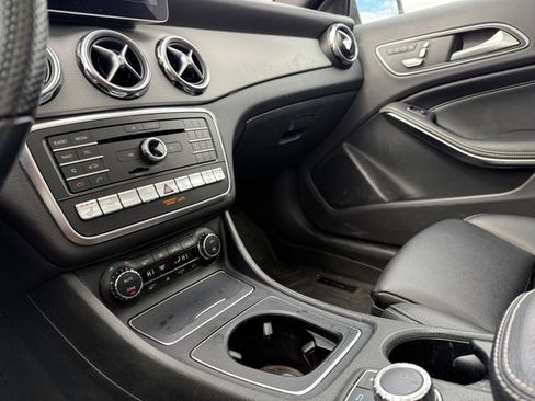 Used 2020 Mercedes-Benz GLA 250 4MATIC image 26