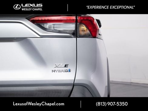 Used 2022 Toyota RAV4 XLE Premium AWD/4WD image 8