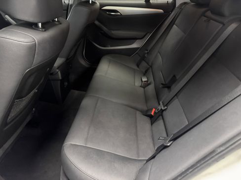 Used 2015 BMW X1 sDrive28i image 12