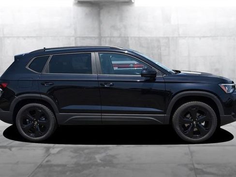 New 2026 Volkswagen Taos SE AWD/4WD image 5