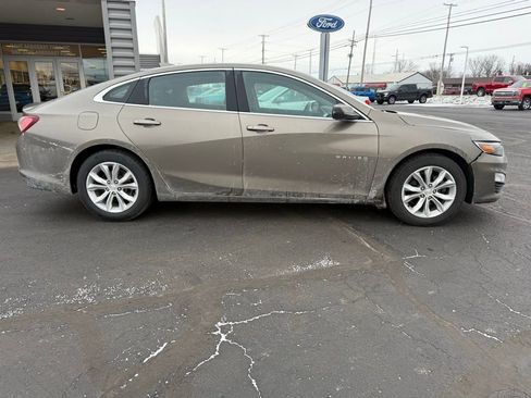 Used 2020 Chevrolet Malibu LT image 2