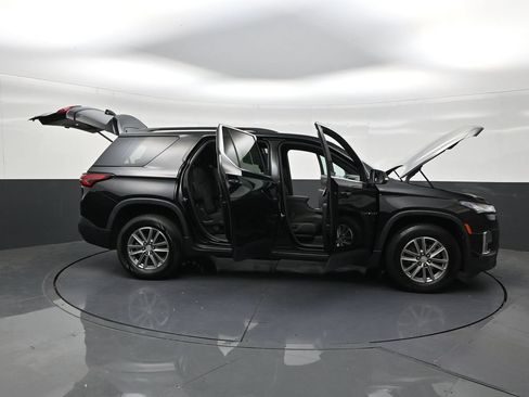 Used 2023 Chevrolet Traverse LT FWD image 30