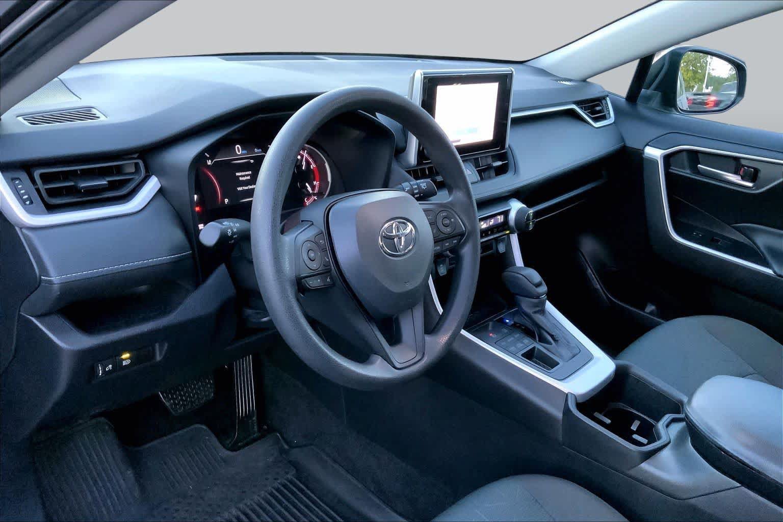 Used 2023 Toyota RAV4 XLE AWD/4WD image 15