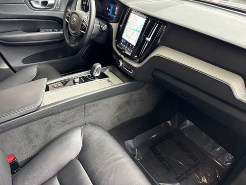 Certified 2025 Volvo XC60 B5 Plus AWD/4WD image 15