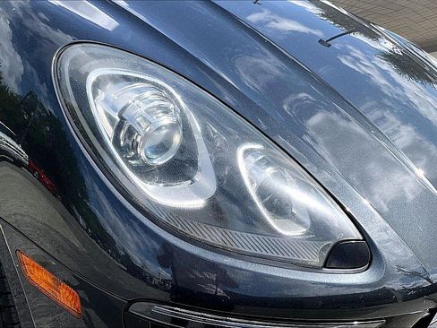 Used 2018 Porsche Macan AWD/4WD image 24