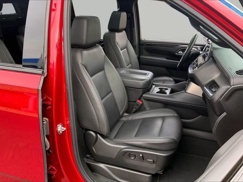 Used 2024 Chevrolet Tahoe Z71 w/ Luxury Package AWD/4WD image 8