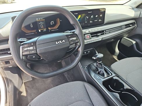 Used 2025 Kia K4 LXS FWD image 15