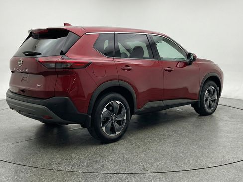 Used 2025 Nissan Rogue SV image 9