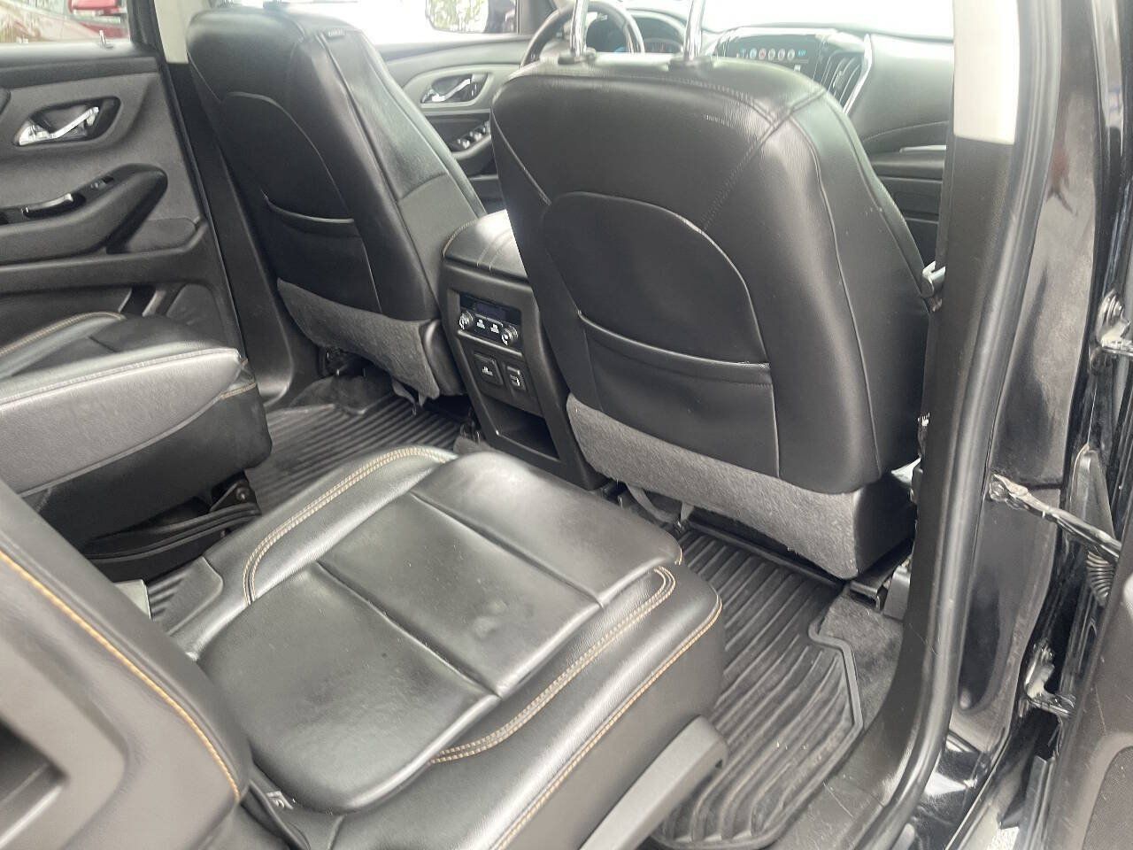 Used 2019 Chevrolet Traverse LT w/ LT Premium Package AWD/4WD image 30
