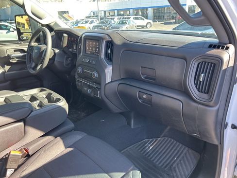 Used 2024 Chevrolet Silverado 2500 Custom w/ Custom Convenience Package image 39