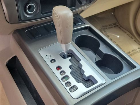 Used 2015 Nissan Armada SV AWD/4WD image 38