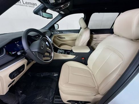 New 2025 Jeep Grand Cherokee L Limited w/ Luxury Tech Group II AWD/4WD image 21