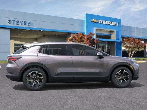 New 2026 Chevrolet Equinox EV LT image 5