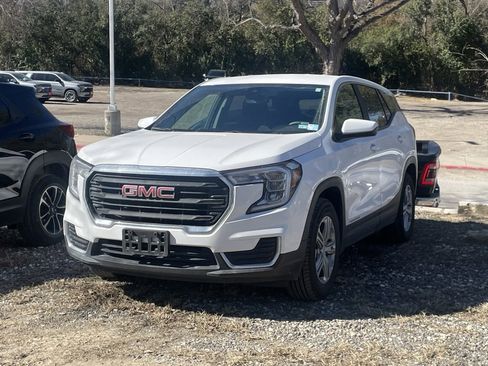 Used 2024 GMC Terrain SLE image 1