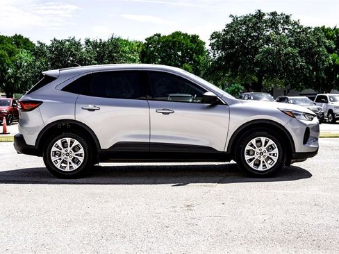 Used 2024 Ford Escape Active w/ Cold Weather Package image 4