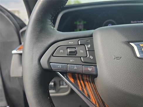 Used 2024 Cadillac Escalade ESV Premium Luxury w/ Performance Package AWD/4WD image 24