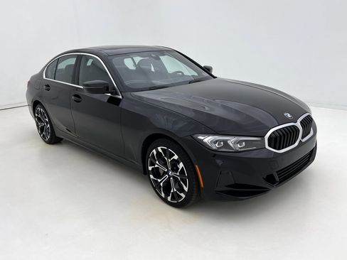 Certified 2025 BMW 330i xDrive 330i xDrive w/ Convenience Package image 2