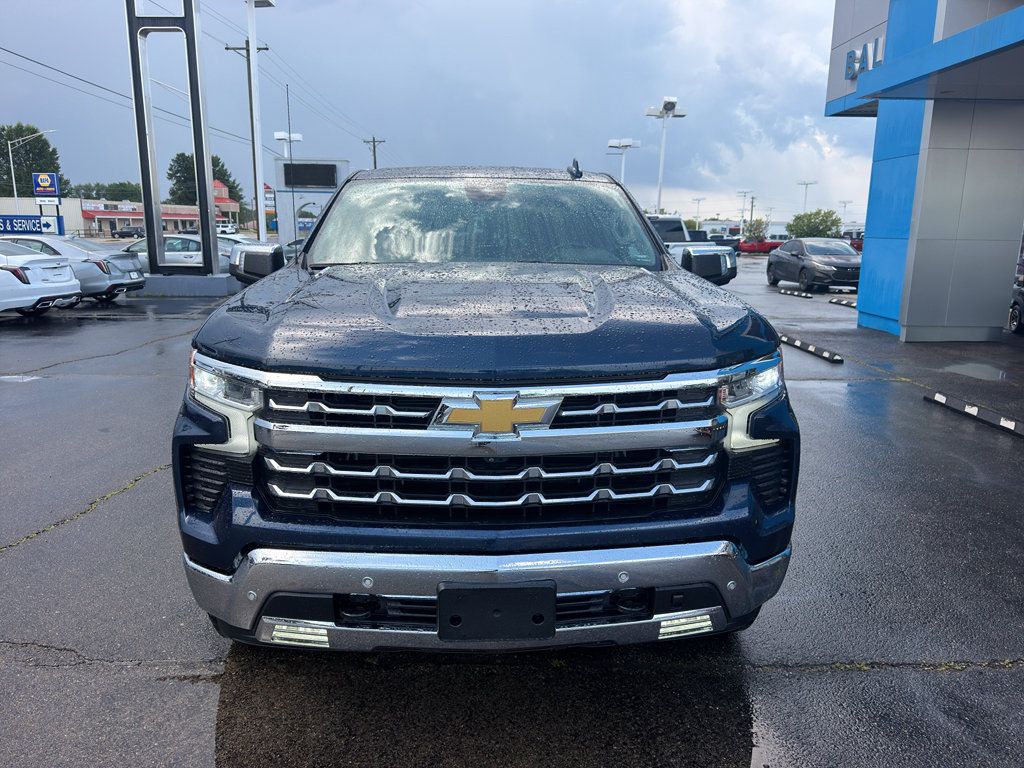 Used 2023 Chevrolet Silverado 1500 LTZ AWD/4WD image 2