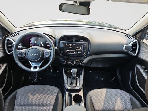 Used 2025 Kia Soul LX FWD image 10