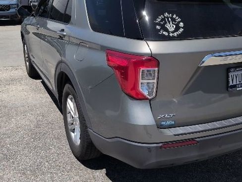 Used 2020 Ford Explorer XLT RWD image 8
