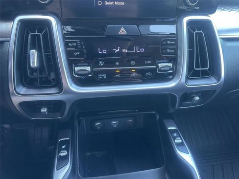 Used 2021 Kia Sorento S FWD image 29