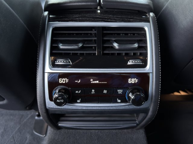 Used 2018 BMW 750i xDrive AWD/4WD image 33