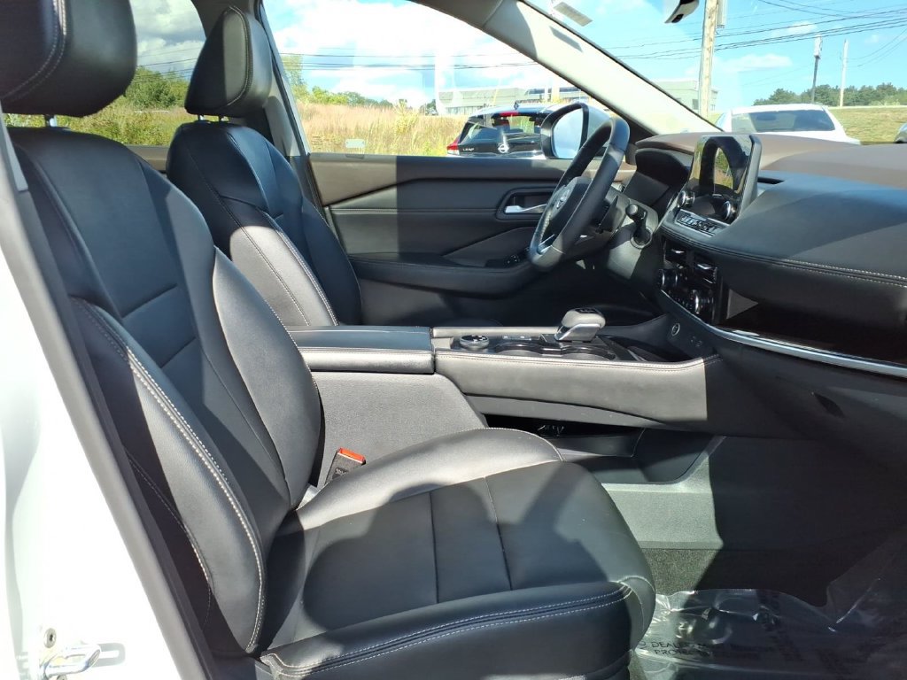 Certified 2023 Nissan Rogue SL w/ SL Premium Package AWD/4WD image 9