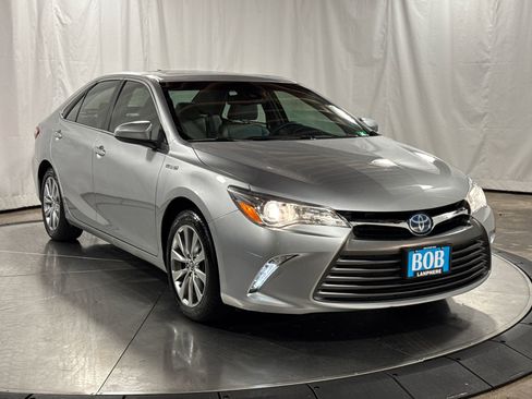 Used 2016 Toyota Camry XLE w/ Moonroof Package FWD image 14