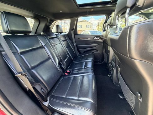 Used 2020 Jeep Grand Cherokee Overland AWD/4WD image 21