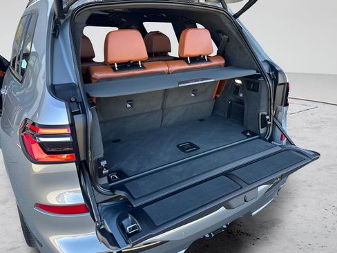 Used 2023 BMW X7 M60i w/ Executive Package image 59