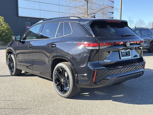 New 2026 Volkswagen Tiguan SE R-Line image 3