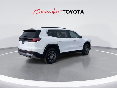 Used 2025 GMC Acadia Elevation image 8