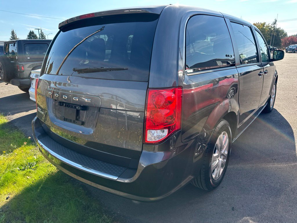 Used 2018 Dodge Grand Caravan SE w/ UConnect Hands-Free Group FWD image 4