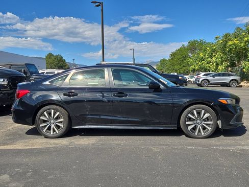 Used 2022 Honda Civic EX image 4