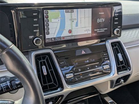 Used 2021 Kia Sorento SX image 18