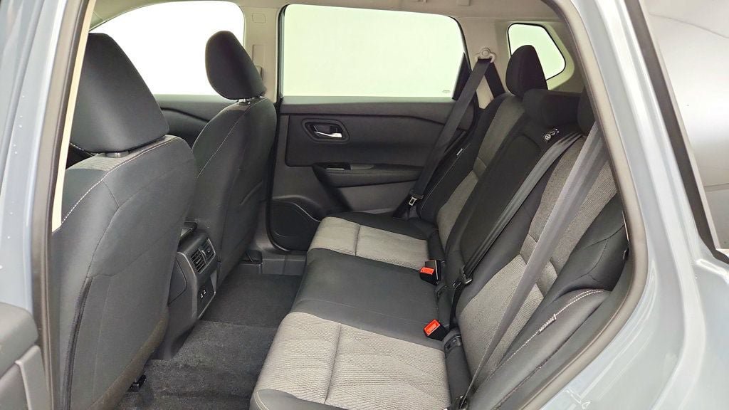 Used 2026 Nissan Rogue SV w/ Cold Weather Package AWD/4WD image 19